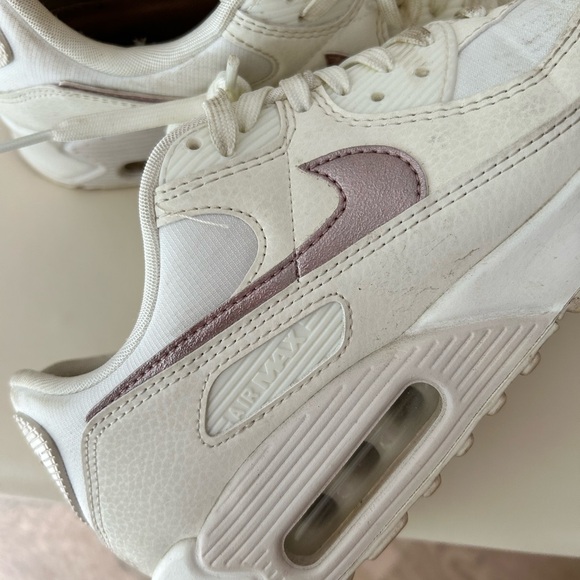 Nike Air Max Women’s Running Shoe - Picture 2 of 2